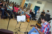  بالصور: كونسيرت احتفالي في المركز الجماهيري بيافا لطلاب الجيتار